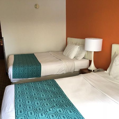 Howard Johnson By Wyndham Airport Louisville-Jefferson County Extérieur photo
