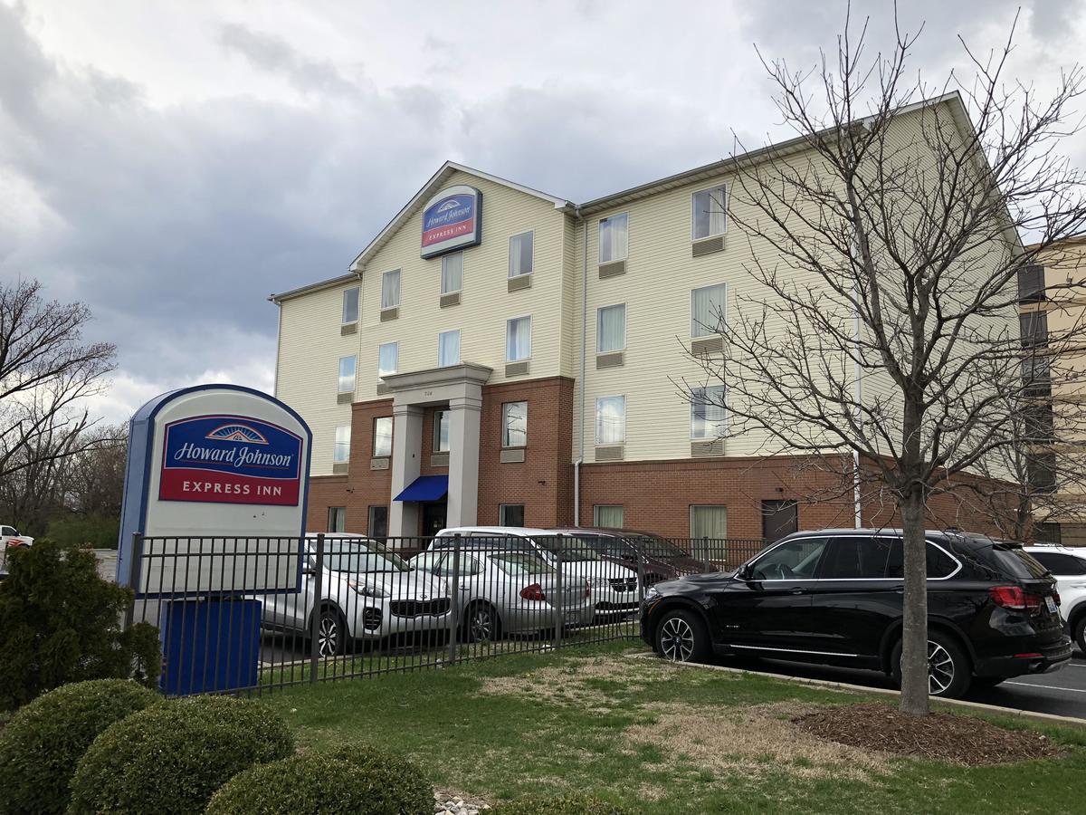 Howard Johnson By Wyndham Airport Louisville-Jefferson County Extérieur photo